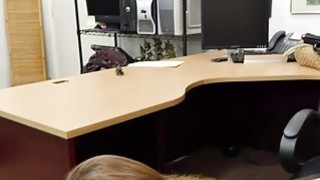 Ngược lại nữ y tá theo dõi đào tạo 3p đã kiệt sức vì con gà trống lớn