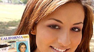 Bố chồng lén vụng trộm cùng con dâu trong bếp