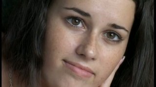 'Một cô du học sinh nào đó' quan hệ với bím tóc của cô ấy từ phía sau, đừng xuất tinh vào bên trong tôi~