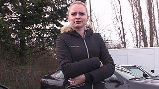 Cô gái bị một chuyên gia thôi miên xxx mỗi ngày mà không hay biết gì