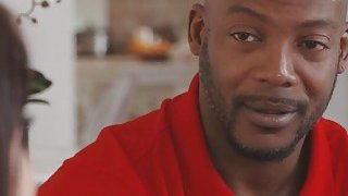 Gái ngon lồn múp chịch nhau cùng nhân viên massage cặc khủng