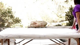 Cùng hội bạn thân địt tập thể mẹ kế dáng ngon khi ba đi làm