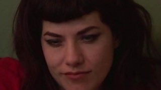 Cô chủ nhà xinh đẹp và cậu thanh niên đi thuê nhà may mắn