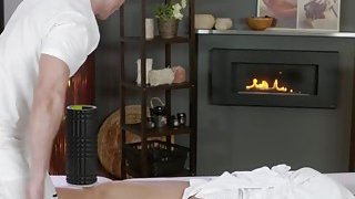 MOGI-058-C Một cô gái Hokkaido đến thăm những ông già biến thái ở Tokyo! Một nhóm đàn ông lớn tuổi lập dị nghiệp dư phát triển khuynh hướng tình dục của một cô gái ngây thơ, hoang tưởng! ? "