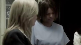 Vú em với vú nó anh chọn cái nào