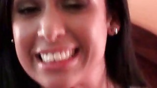 Mới chia tay người yêu chị gái nhờ tôi xoa lồn