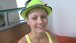 Em gái mới lớn vú to chà bá