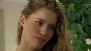 Cô gái dễ thương vừa mới xuống biển! Vú trắng và mềm mại cùng cái lồn béo tuyệt vời nhất! Cận cảnh âm hộ, mặc tất đen