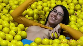 Những bà vợ trẻ lừa dối chồng - xem tất cả phim BD miễn phí