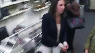 Nhân vật chính của vũ công là ngôi sao năng động, chất lượng của cô gái trẻ, biểu cảm quyến rũ, sàn nhảy la hét dâm dục