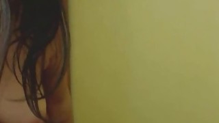 Nhờ cô vợ thằng bạn đóng giả làm cô bạn gái để ra mắt gia đình nhưng rồi lại trả bài luôn vợ yêu bạn