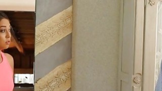 Bú lồn em sinh viên trên tàu điện đông người