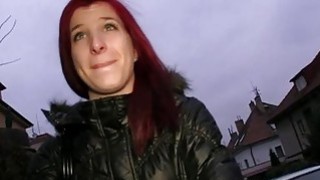 Anh nhân viên văn phòng đang dâm đãng thì bị em lao công nhìn thấy