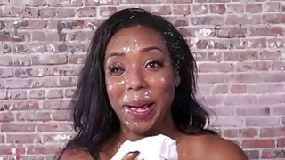 Người đẹp thể hình gợi cảm với vòng ba đào! Vụ nổ hình chữ S! Chiếc váy ngắn lắc mông cực kỳ hấp dẫn, dương vật giả pha lê cưỡi, cọ xát lên xuống và đưa vào sâu, cái mông này đơn giản là hoàn hảo