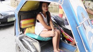 Lưỡi bố dài thế liếm lồn con sướng quá