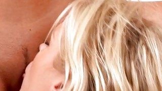 Cô bạn thân rủ đến chơi với 2 đứa bạn thì tự dưng 2 đứa nó làm tình nhau