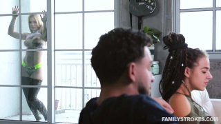 Cách bán Cậu bé độc đáo của em nhân viên sale đồ lót moe amatsuka