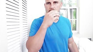 Đỉnh cao của bộ ngực lớn tóc vàng tự nhiên