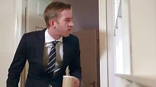 Em cave lồn múp khiến anh khách Tây địt mãi không chán