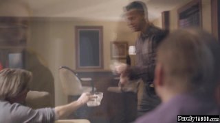 Địt nhau lén trong toilet bệnh viện