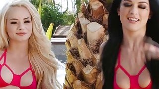 Người mẫu trẻ hàng đầu mới nổi đã bị anh chàng xăm hình tàn phá. Cô ấy có một thân hình gợi cảm và một cái "của quý" lớn trong tư thế quan hệ 69 bằng miệng, và để cho anh chàng liếm lồn mình. Cô ấy bị tàn phá ở nhiều tư thế và biểu cảm của cô ấy thật là dâm đãng...