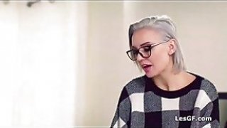 Tình cảm với Gã chồng nhạt dần, Cô vợ "đi ngoài" với cấp trên ở cửa Cây hàng tiện lợi