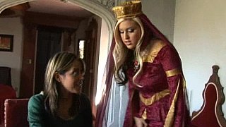 Bà mẹ trẻ gạ xxx bạn của con trai