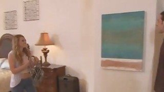 Chàng trai tân lọt vào mắt xinh của 2 chị dâm nữ