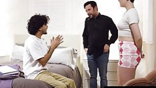 Quan hệ em nhân viên bướm dâm tại nhà riêng