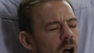 Gã sửa máy lạnh đặt camera quay lén đôi vợ yêu Gã chồng rồi lên kế hoạch…