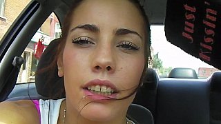 Bắt gặp nhân viên thủ dâm trong giờ làm việc