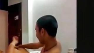 Cái lồn tuổi teen mịn màng của tôi ướt quá, tôi muốn được thủ dâm