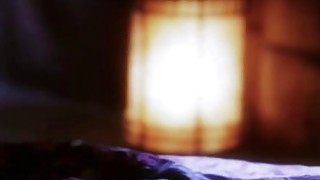 Chàng trai trúng số và chị cạnh bên nhà mới chuyển đến luôn không mặc áo ngực