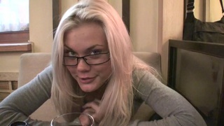 Đụ sấp mặt cô chị gái kế vú to mới chuyển đến ở chung