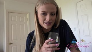 Liếm lồn em gái mới quen ngoài công viên