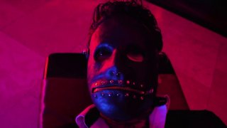 Bú lồn em sinh viên trên tàu điện đông người