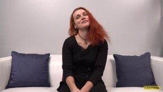 Ai có thể chịu đựng được một người phụ nữ như thế? Cuối cùng, tôi không thể không tè khắp xe.