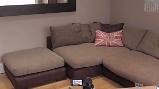 Một người mẫu siêu xinh đẹp được một gã đàn ông giàu có đưa đến một khách sạn cao cấp và quan hệ tình dục điên cuồng ngay trước cửa sổ của một tòa nhà cao tầng. Họ quan hệ tình dục từ ngày đến đêm và cuối cùng quan hệ tình dục qua đường hậu môn theo nhiều cách...