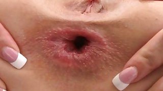 Cậu thích địt lồn tớ hay là lồn cậu ấy