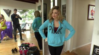 Gái xinh đeo kính bú buồi cho bạn trai cực chuyên nghiệp