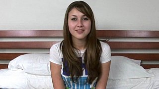 Bị chế nhạo vì còn là trai tân, nào ngờ nó lại giúp cậu được trả bài idol của trường