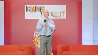 Hộ lý dâm bị gã bác sĩ tống tình