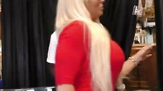 Gã chồng vỡ nợ, Cô vợ trao thân cho chú của Ông xã để được giúp đỡ