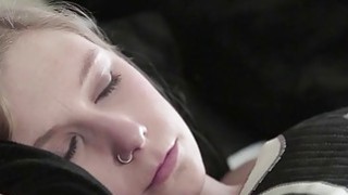 Lồn em lúc nào cũng phải hoạt động hết công suất