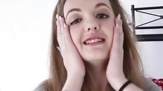 Trói tay em lại xxx nát bét cái cô bé em