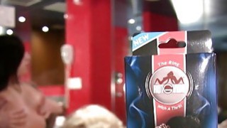 Toàn bộ quá trình của một người phụ nữ và một chú ngựa con