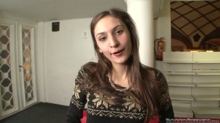 Thấy bồ của chị gái tương lai ngon trai, cô bạn gái giành luôn em người yêu chị