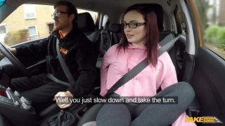 ép em em học sinh nắc để chi trả tiền nợ thuê nhà