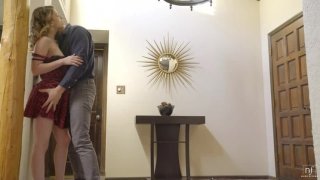 Tanhua bực tức hẹn gặp một người phụ nữ trưởng thành gợi cảm mặc quần jean. Cô ấy có thân hình đầy đặn và dùng ngón tay sờ vào vùng kín đầy đặn của mình từ góc nhìn cực kỳ cận cảnh. Anh ấy đã xuất tinh sau vài cú thúc vào âm hộ của cô.