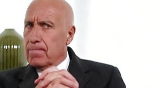 Má kế ngon liếm củ khoải giỏi gạ địt con trai của chồng